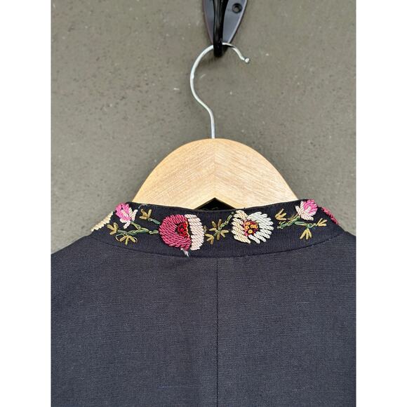 Newport News Black Floral Embroidered Blazer - Picture 8 of 12